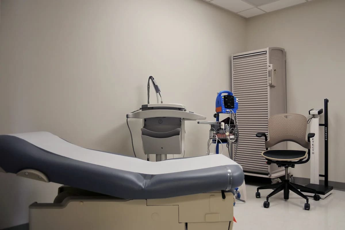 Pontaj pentru Cabinete Medicale și Clinici: Ghid Complet 2026