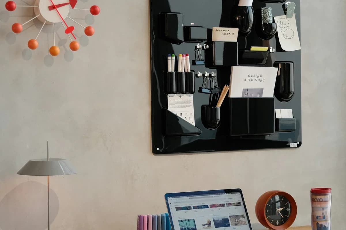 SoloPontaj vs Excel pentru pontaj: comparație detaliată (2026)